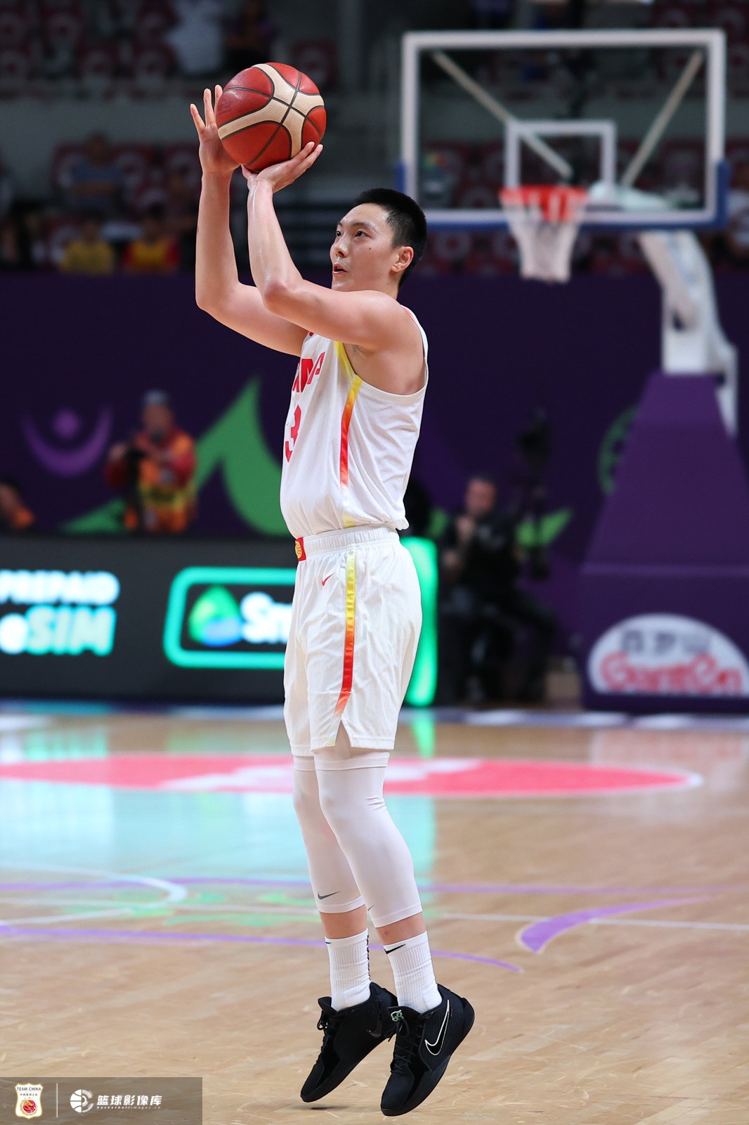 媒體人員：中國男子籃球隊的首發(fā)調(diào)整 并將不在替補席上得分的球員找到自己的身份